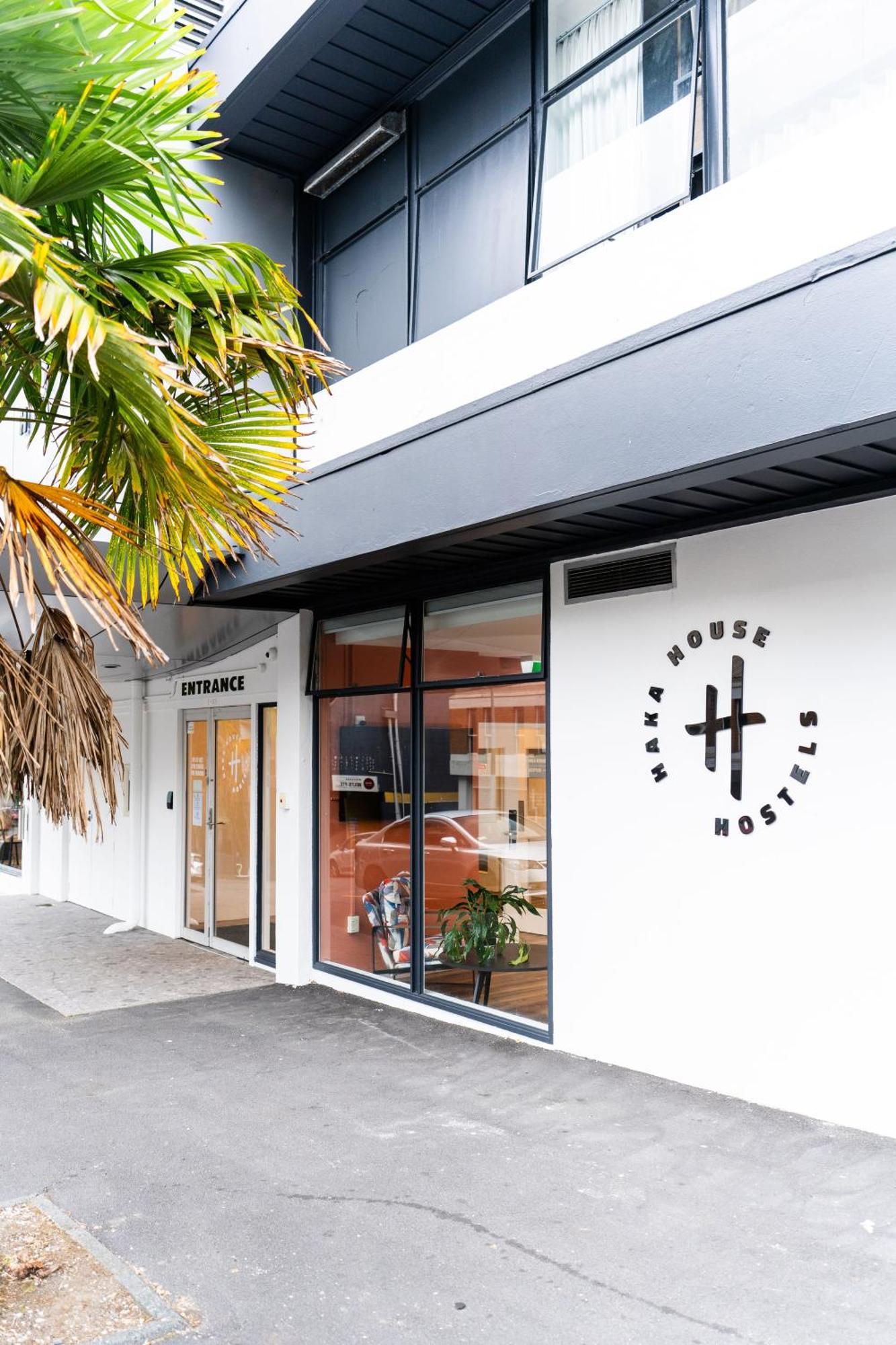 Haka House Auckland City Exterior photo